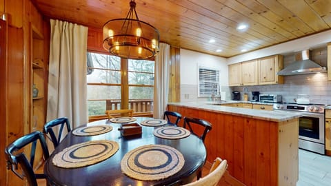 Dining Area, Main Level