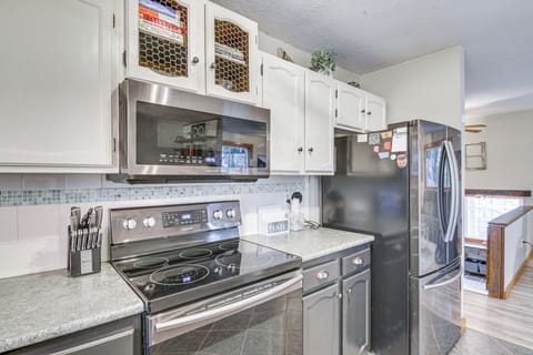 Kitchen | Main Level | Air Fryer | Spices