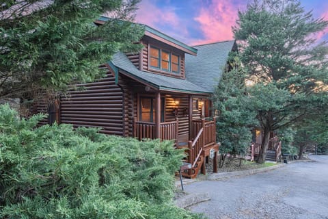 Your Smoky Mountains retreat awaits!