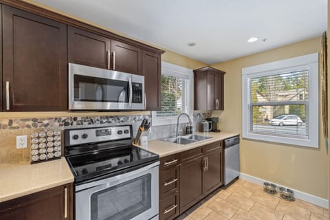 Fully equipped kitchen