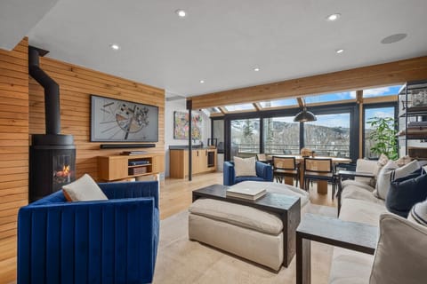 Living Room/Dining Area with Mountain Views