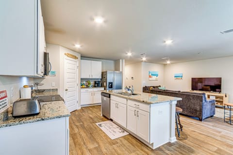 Kitchen | Dishwasher | Toaster