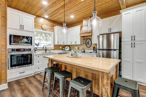 Kitchen | Cooking Basics | Dishware & Flatware