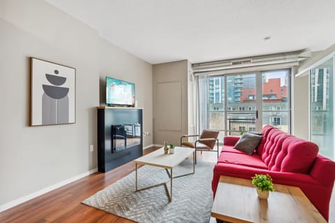 CozySuites 1BR Mill District with gym