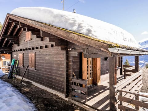 Wood, Roof, Cottage, House, Architecture, Home, Snow, Door, Log Cabin, Siding