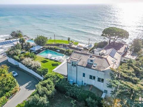 Swimming Pool, Resort, Composite Material, Recreation, Leisure, Shade, Vacation, Resort Town, Leisure Centre