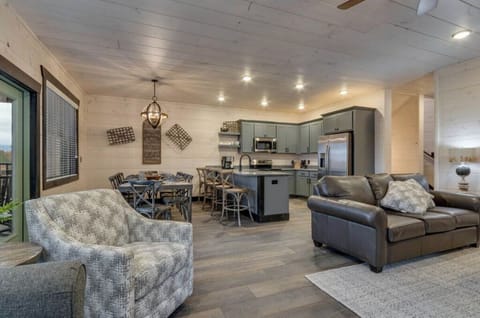 Bluemoon Ridge's cozy living area