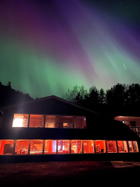 The northern lights over The Rock 5/10/24