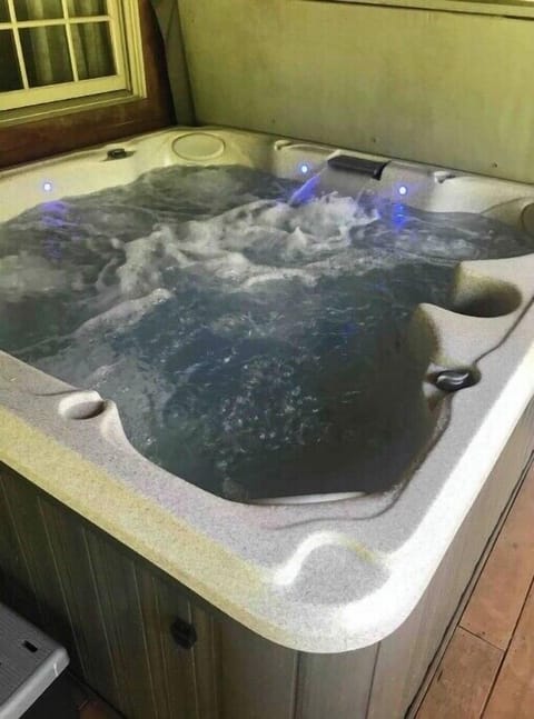 Indoor spa tub