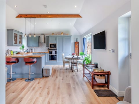 Dining Area | The Lodge at Edenbridge, Shepton Mallet