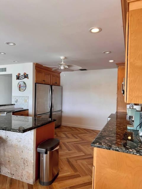 6cf2a998-8147-48c0-8724-207d3c41c3c2