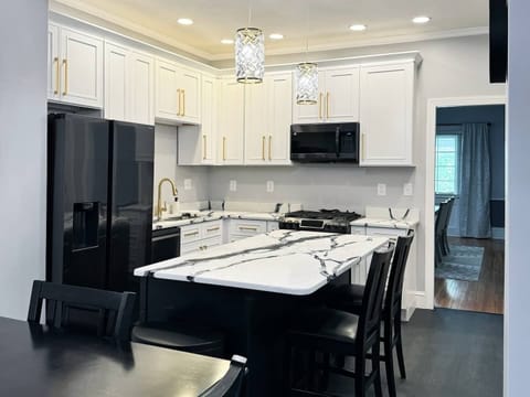 Fully Equipped Chef's Kitchen