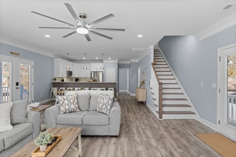 Chasing Waves open concept living area is ideal so everyone in your group can enjoy different activities but still be in close proximity to eachother. 