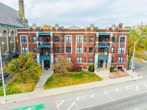 Arrive in style—your tranquil escape awaits.