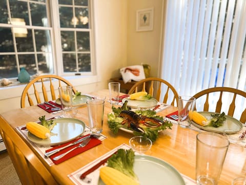 Lots of room for your lobster feast!