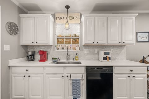 coffee pot, Keurig, dishwasher