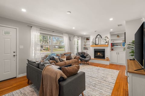 Living room, 55" 4K Roku TV