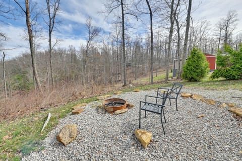 Frenchburg Vacation Rental | 1BR | 1BA | 1 Step to Enter | 452 Sq Ft