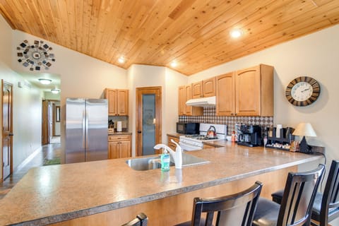 Kitchen | Blender | Slow Cooker | Pantry | 2nd Floor