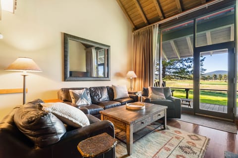 Mt. Bachelor Retreat - Main Floor Living Area
