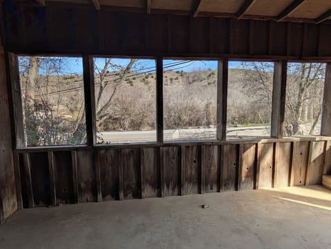 PXL_20250213_210730082.MP