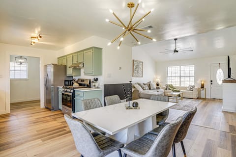 Bridgeport Vacation Rental | 3BR | 2BA | 2 Steps to Enter | 1,355 Sq Ft