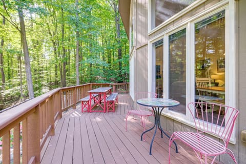 Deck | Outdoor Dining Area