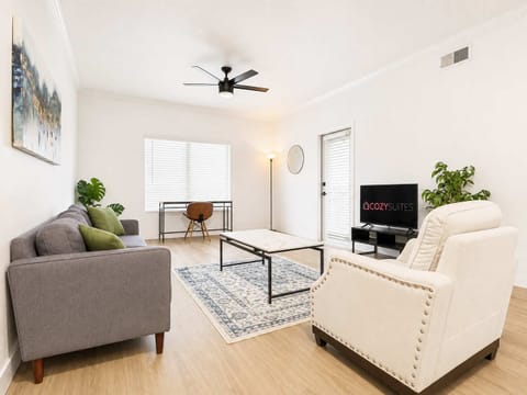 CozySuites Chandler 2BR with 2 pools + Jacuzzi! 11
