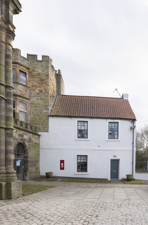 Palace Garden Cottage - the exterior of the cottage