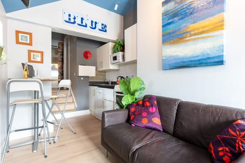 Living area apartment 3 English Oak