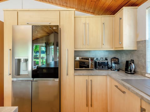 Kitchen area | Willowbank Lodge, Stratford-Upon-Avon