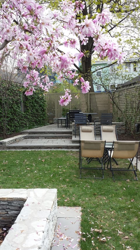 Welcome to the garden at Sunsplashed Serenity