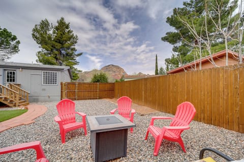Single-Story Home | Fenced Backyard | Views of Thunder Mountain