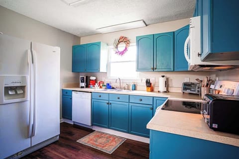 Fire up the gourmet induction range to prepare mouth-watering meals with ease...