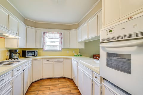 Kitchen | Cooking Basics | Drip Coffee Maker