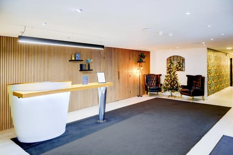 Entrance / Reception