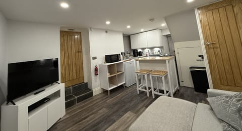 Living and kitchen area