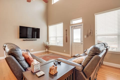 Canyon Lake Vacation Rental | 2BR | 2BA | Stairs Required | 1,606 Sq Ft