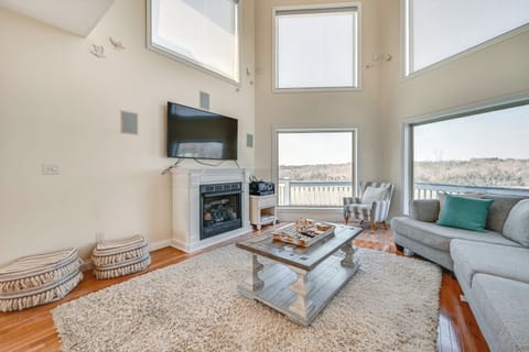 Bronston Vacation Rental | 4BR | 3.5BA | 2,940 Sq Ft | 2 Steps to Enter