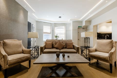 Living Room / Lounge