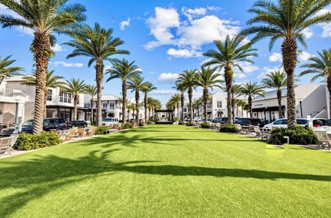 30Avenue shops, restaurants and activities 2 blocks from our home