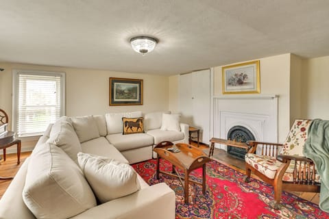 Georgetown Vacation Rental | 2BR | 1BA | 1,200 Sq Ft | Stairs Required