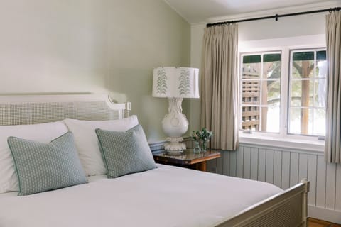 Unit with 1 King Bed