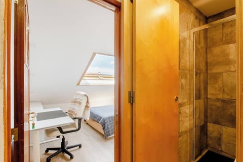 CQ12 + Bathroom 1