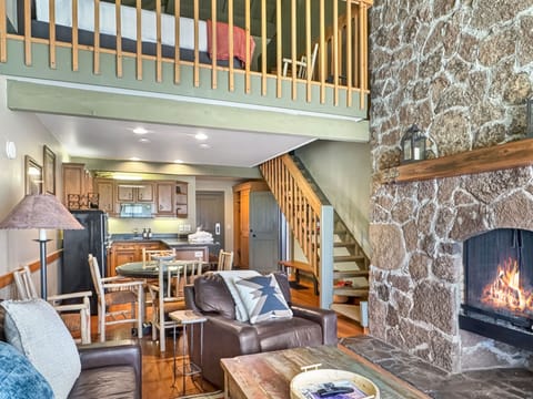 The Meadows Retreat - Main Floor and Loft