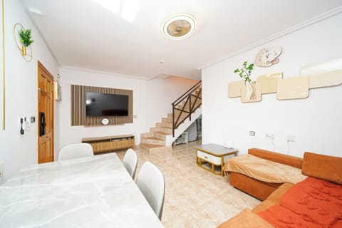 Bright and spacious 