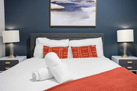 CozySuites | Modern 1BR in Downtown Pitts. #7