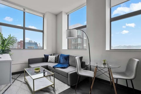 CozySuites | Modern 1BR in Downtown Pitts. #12