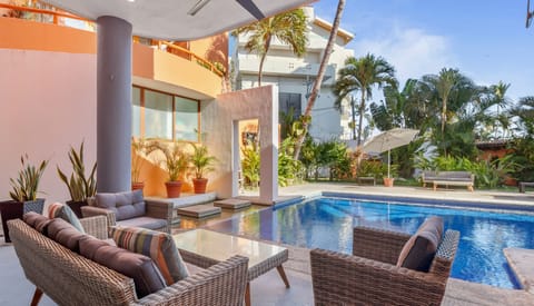 Outdoor Lounge