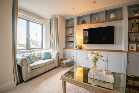 Living Room / Lounge